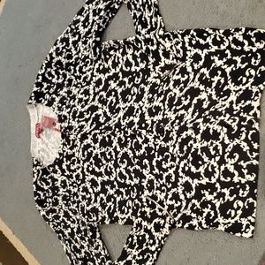 Woman's Merona size large shirt